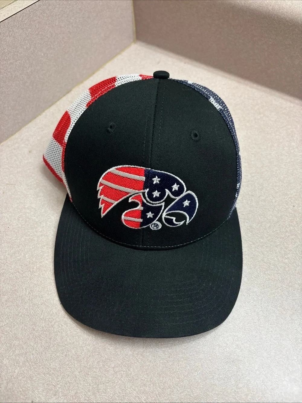 Iowa Hawkeyes Hat Cap Trucker Mesh Adjustable Snapback USA Flag Red White Blue